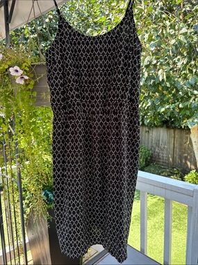 Old Navy 🆕 Spaghetti Strap Black & White Diamond-Print Midi Dress Medium